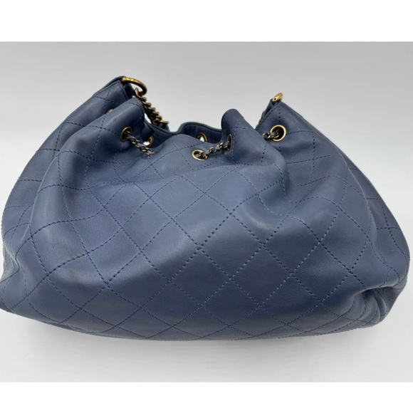 CHANEL CC LEATHER DRAWSTRING BAG - Picture 3 of 11